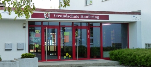 rote Eingangst&uuml;re Grundschule Kaufering
